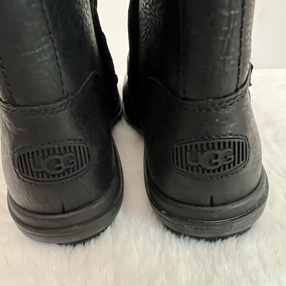 UGG Hapsburg Mid Size 7.5 - Picture 11 of 13